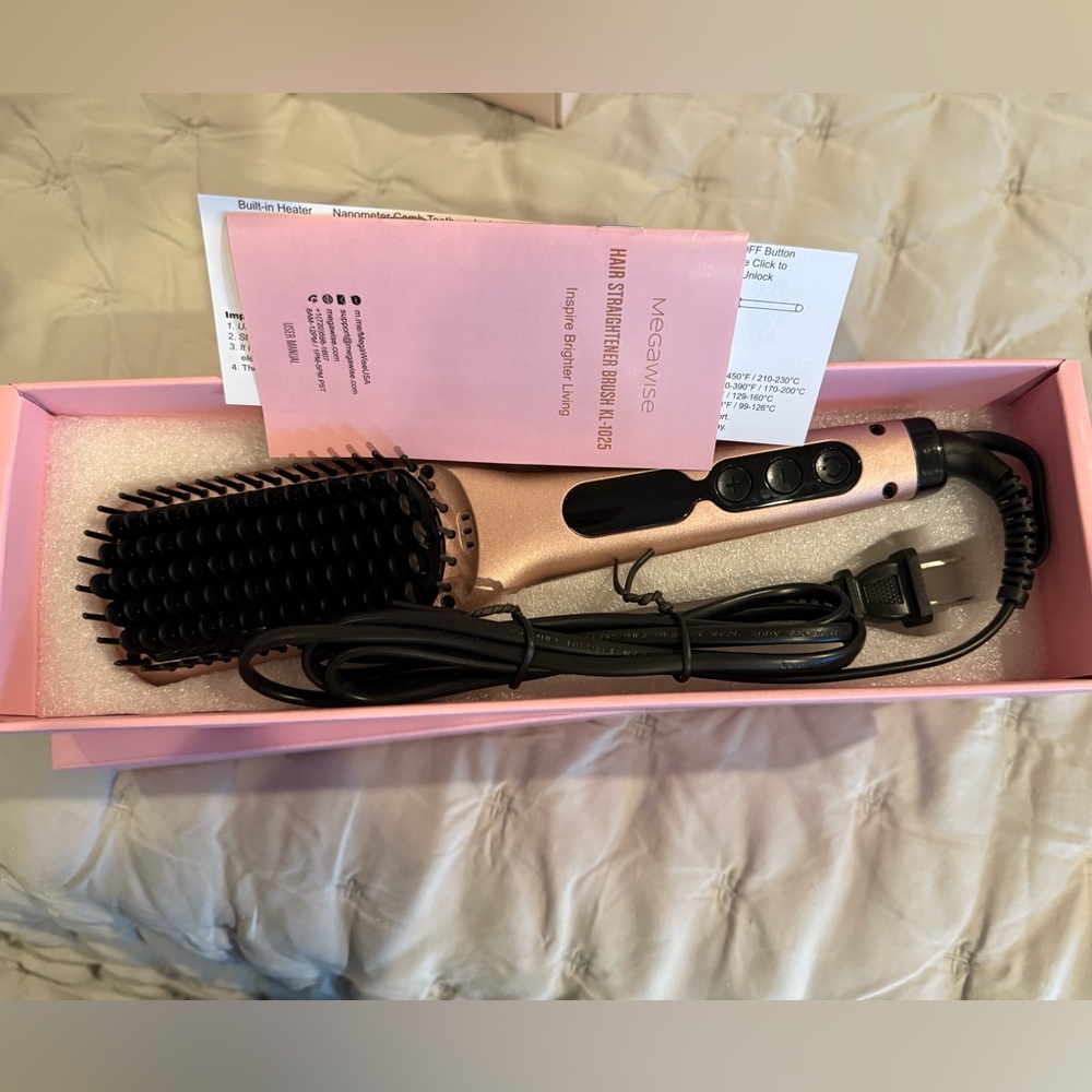 Megawise Ionic Hair Straightener Brush in Pink and Black New in box